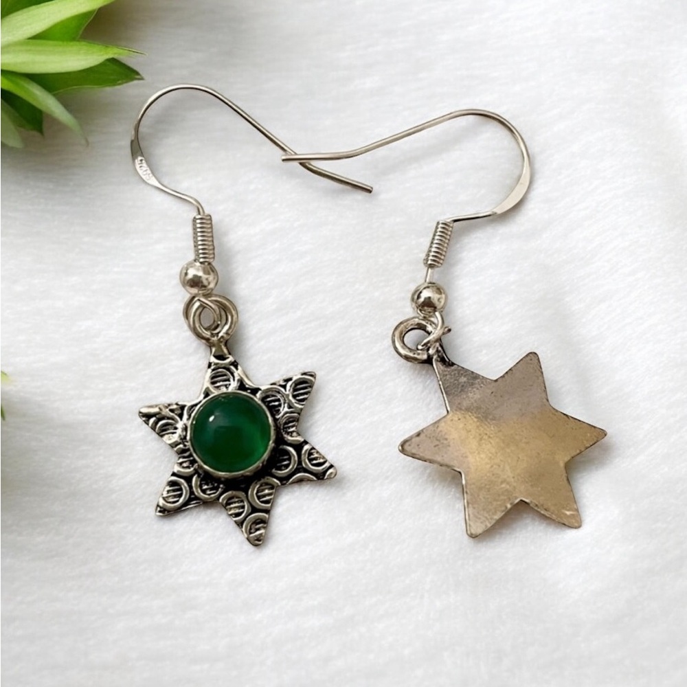 Green Onyx Silver Gemstone Earrings - Picture 3 of 3